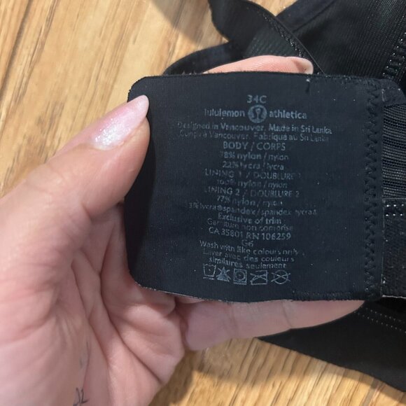 34C Lululemon Ta Ta Tamer II Hyper Stripe Angel Wing Bra Logo Black White EUC - Picture 4 of 5